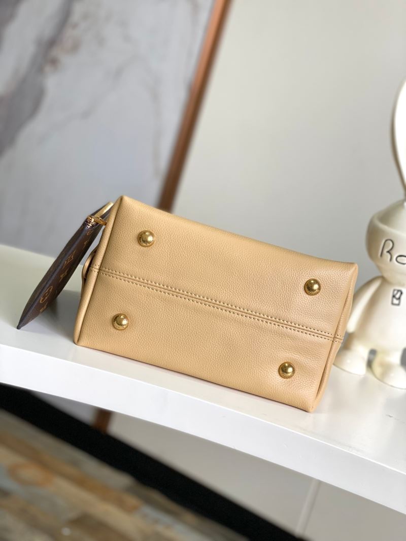 Louis Vuitton Hobo Bags
